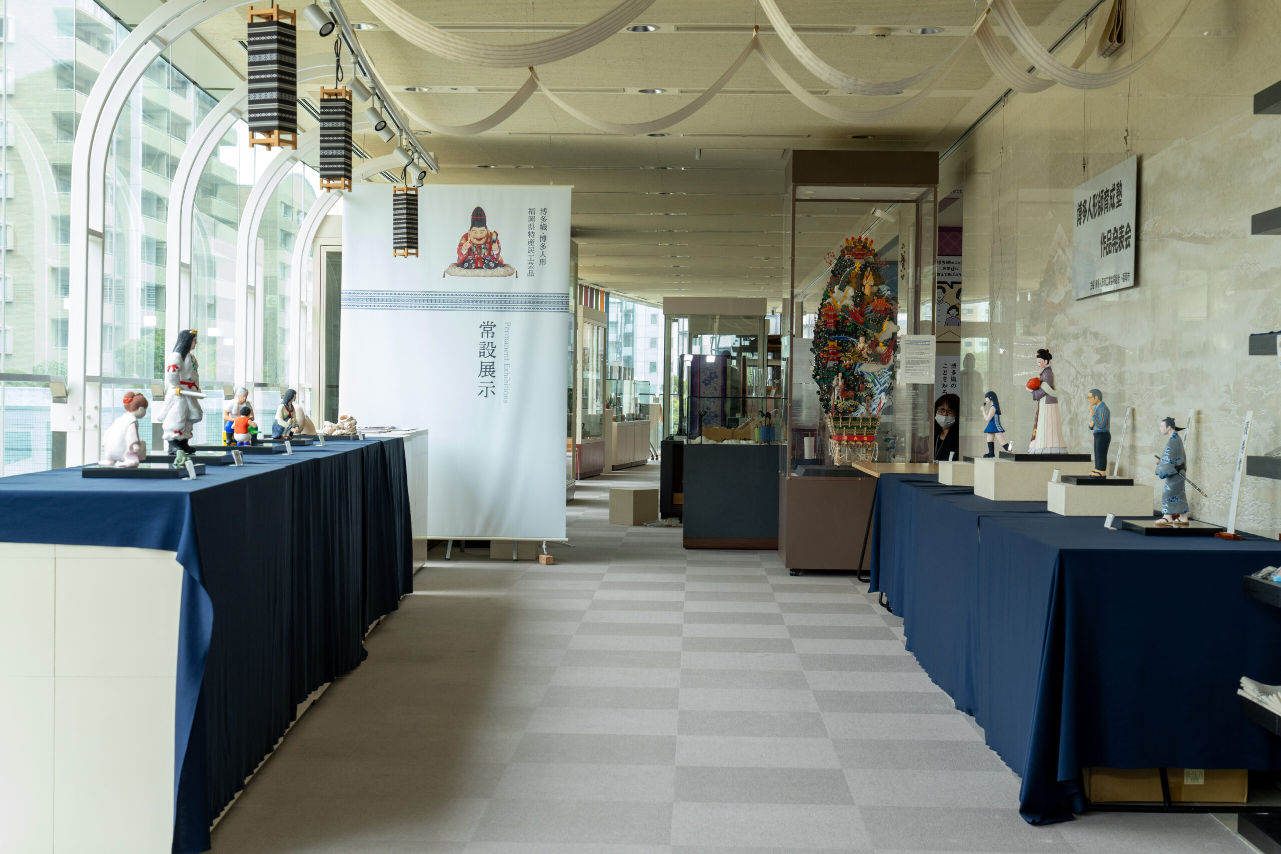 博多人形　人形師　二代　戸畑茂四郎作　「阿弥陀如来」　共箱　M　R7160 九櫻弥生 - Kuzakura Yayoi